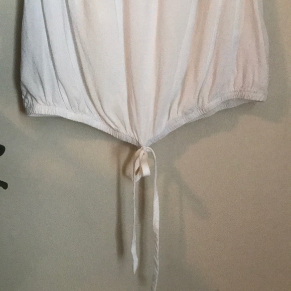 Mossimo White Ruffle Embroider Crop Top size M - Picture 3 of 8